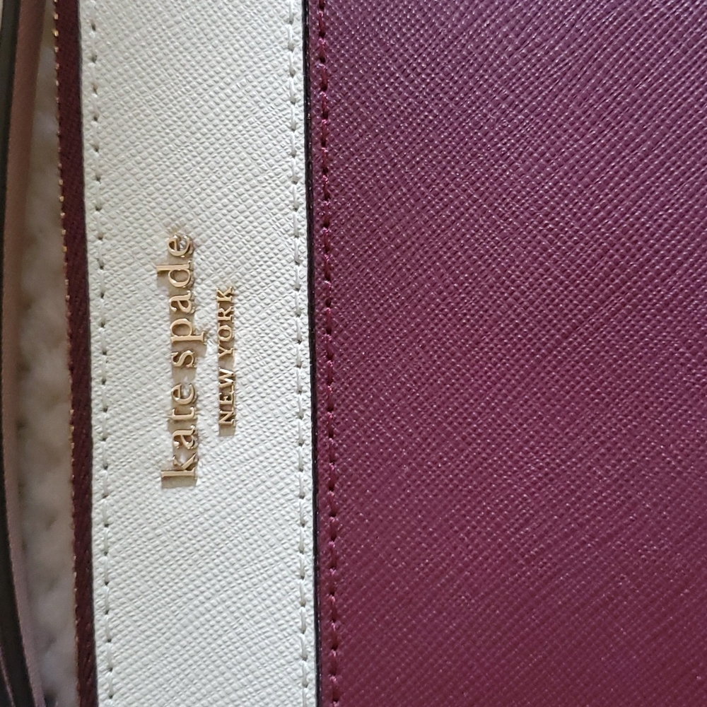 ♠️KATE SPADE♠️ leather zip wristlet - Picture 2 of 11